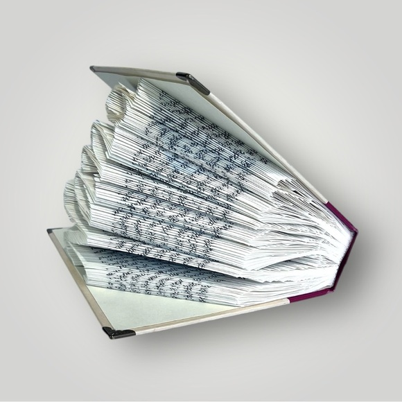 𝑯𝒂𝒏𝒅𝒎𝒂𝒅𝒆 “Nana” Book Folding 🎁 - Picture 5 of 14